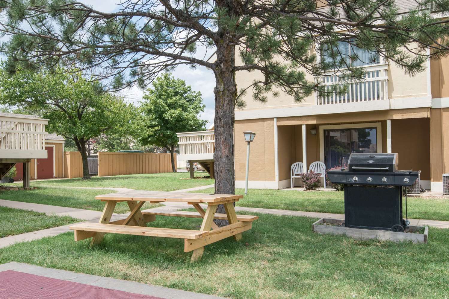 Hawthorn Suites By Wyndham Wichita East 32/35