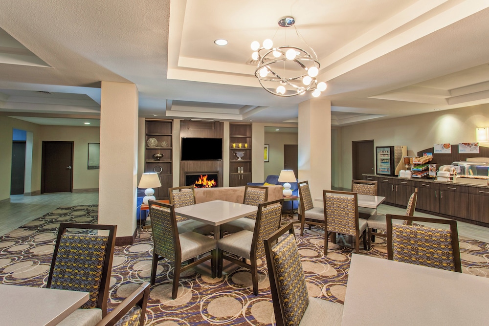 Holiday Inn Express Hotel & Suites Wharton 36/50