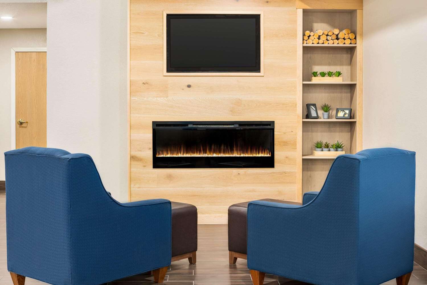 Country Inn and Suites by Radisson Stillwater MN 15/16