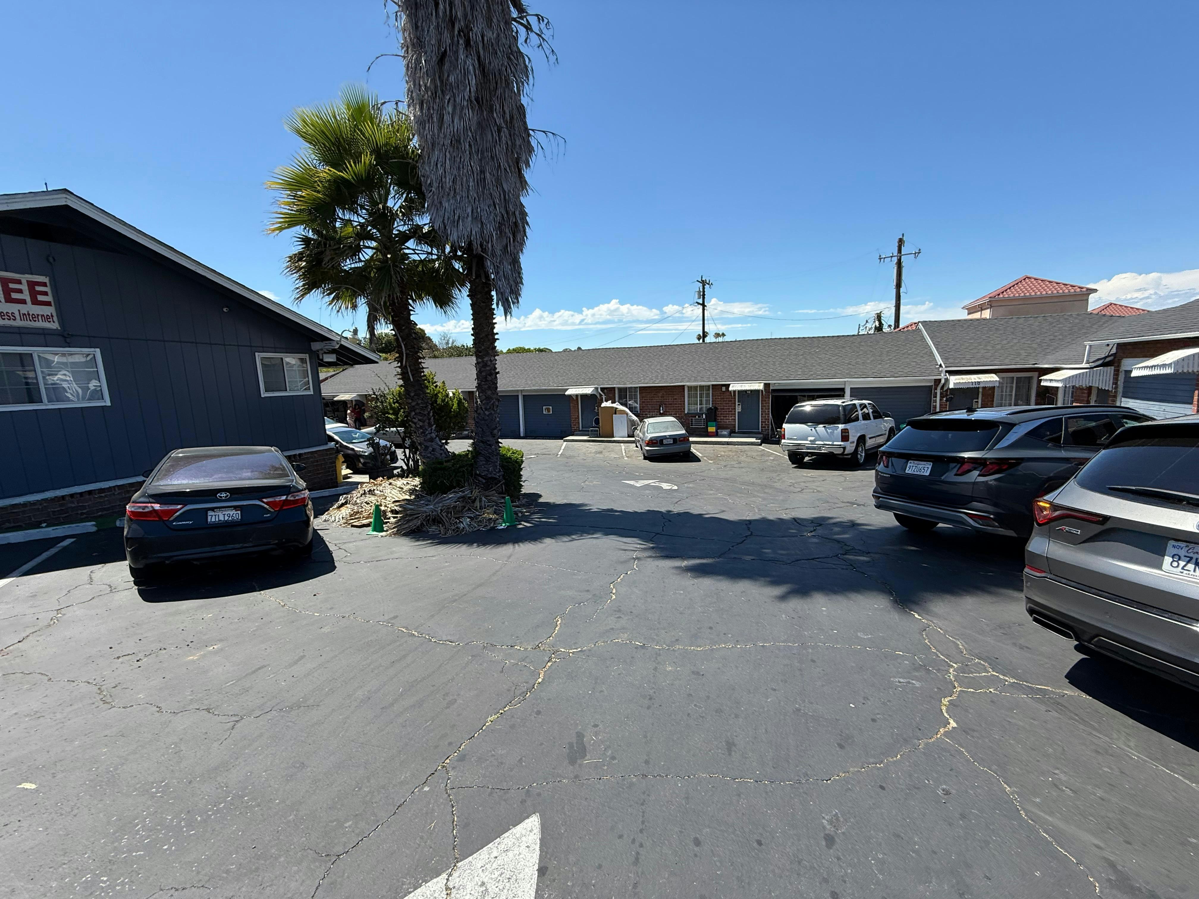 Discovery Inn Vallejo I 80 Near Napa CA 27/32