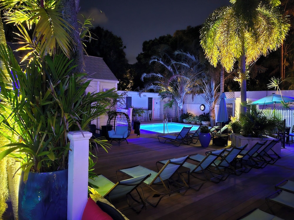Bishop Hotel Key West 47/50