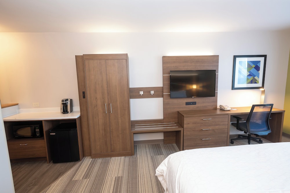 Holiday Inn Express Hotel Suites Iron Mountain 27/57