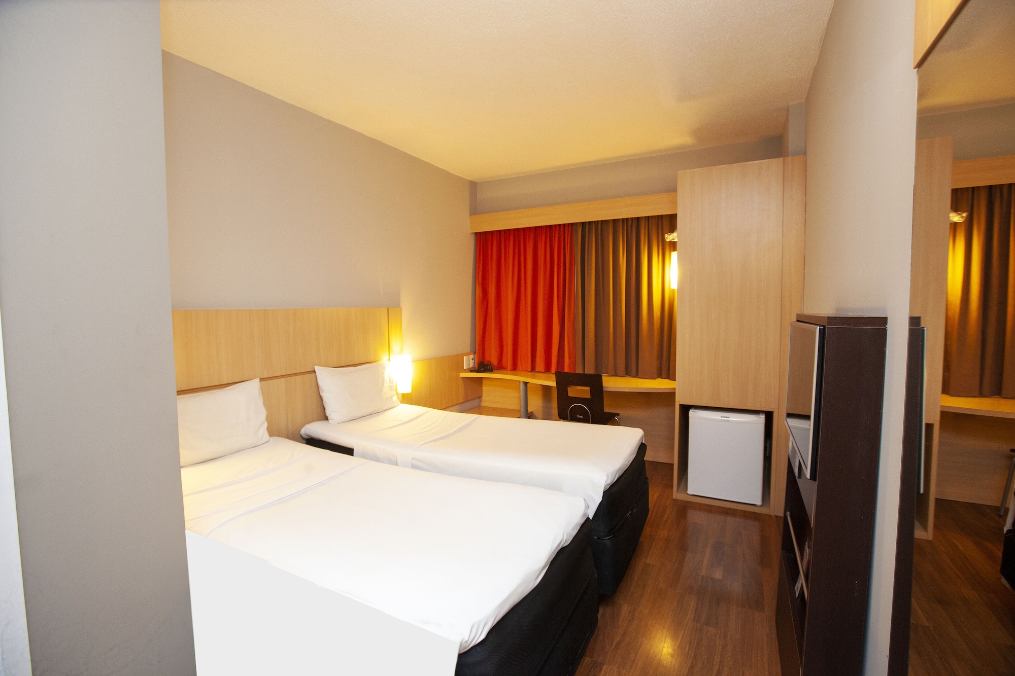STANDARD, TWIN BEDS