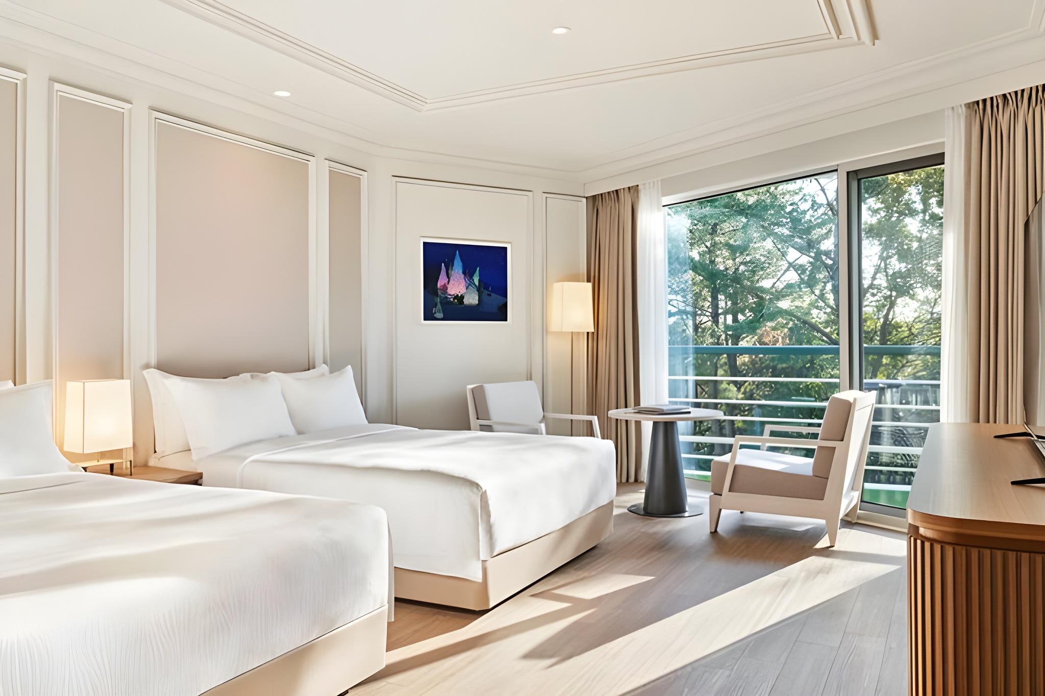 Premier, Suite, 2 Double Beds, Side Pool View