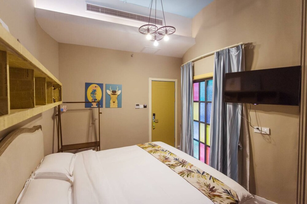 J Trip Youth Hostel 17/37