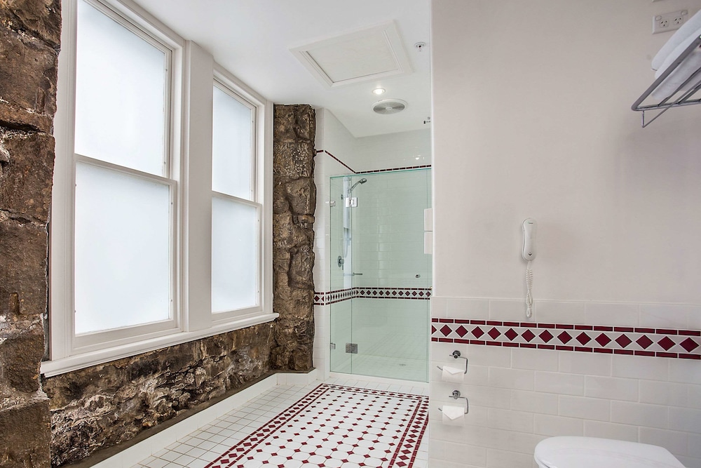 Quality Hotel Bentinck 12/35