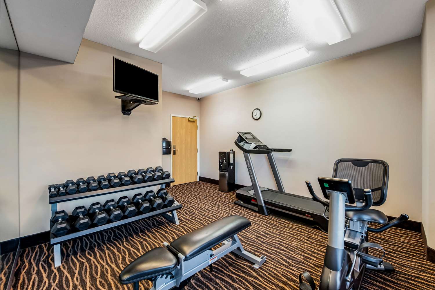 Sleep Inn Suites Green Bay Airport 16/36