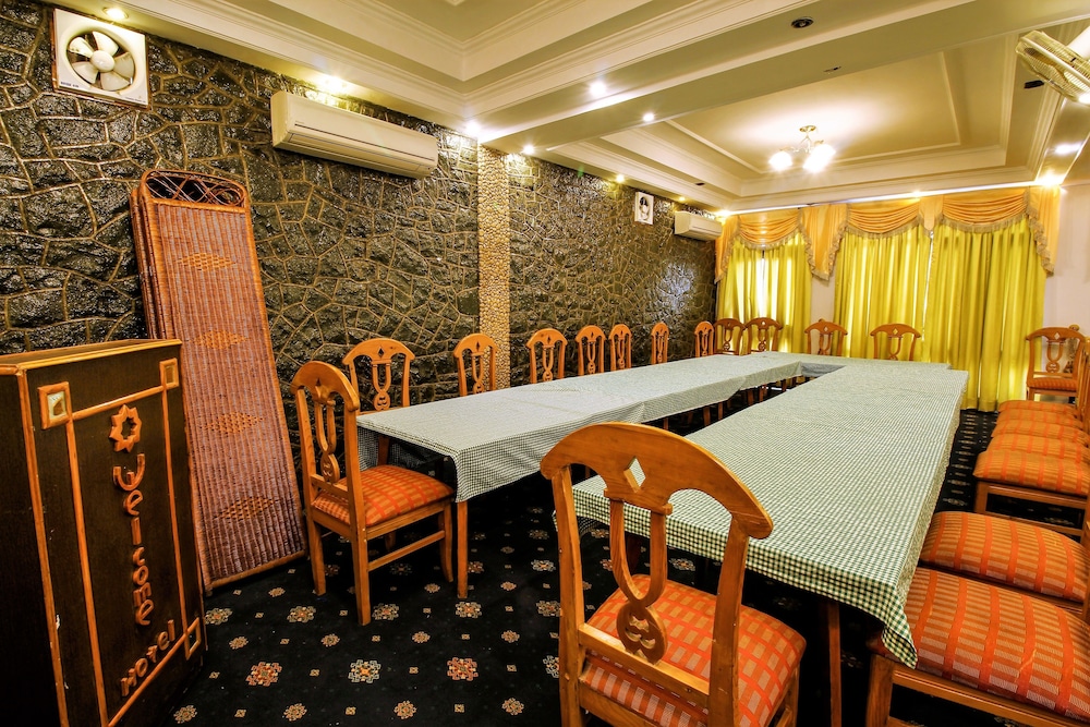 Welcome Hotel At Srinagar 36/50