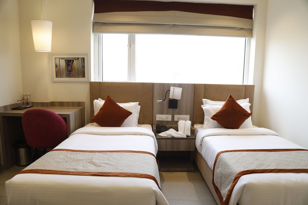 Hotel The Royal Vista 33/50