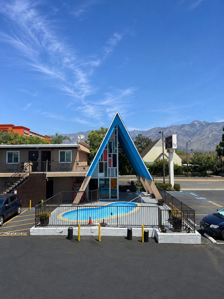 La Casa Inn, Pasadena 50/60