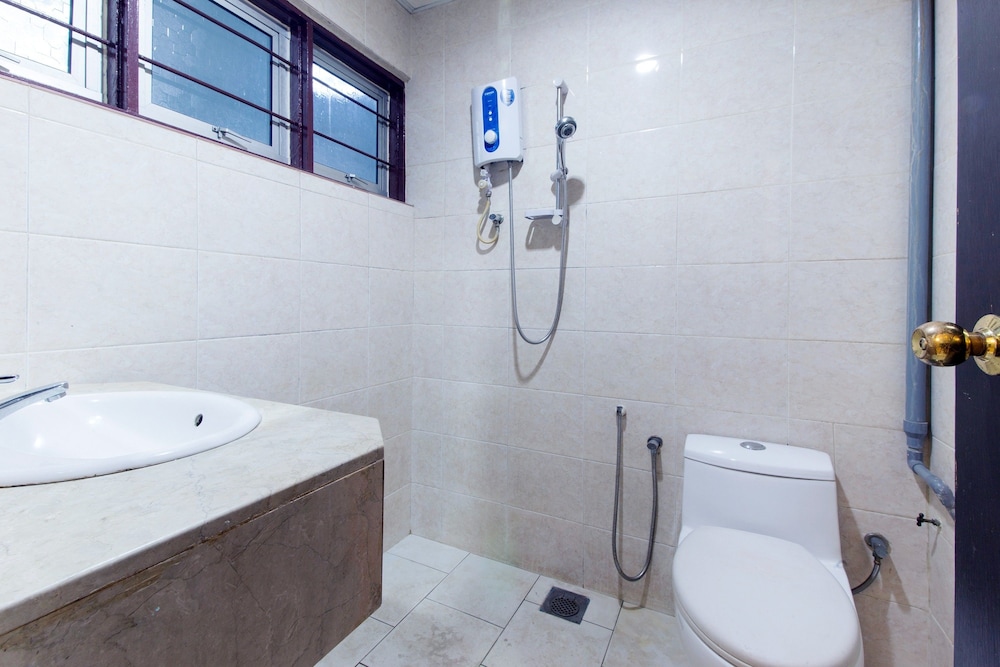 Hotel Grand Mutiara 68/71