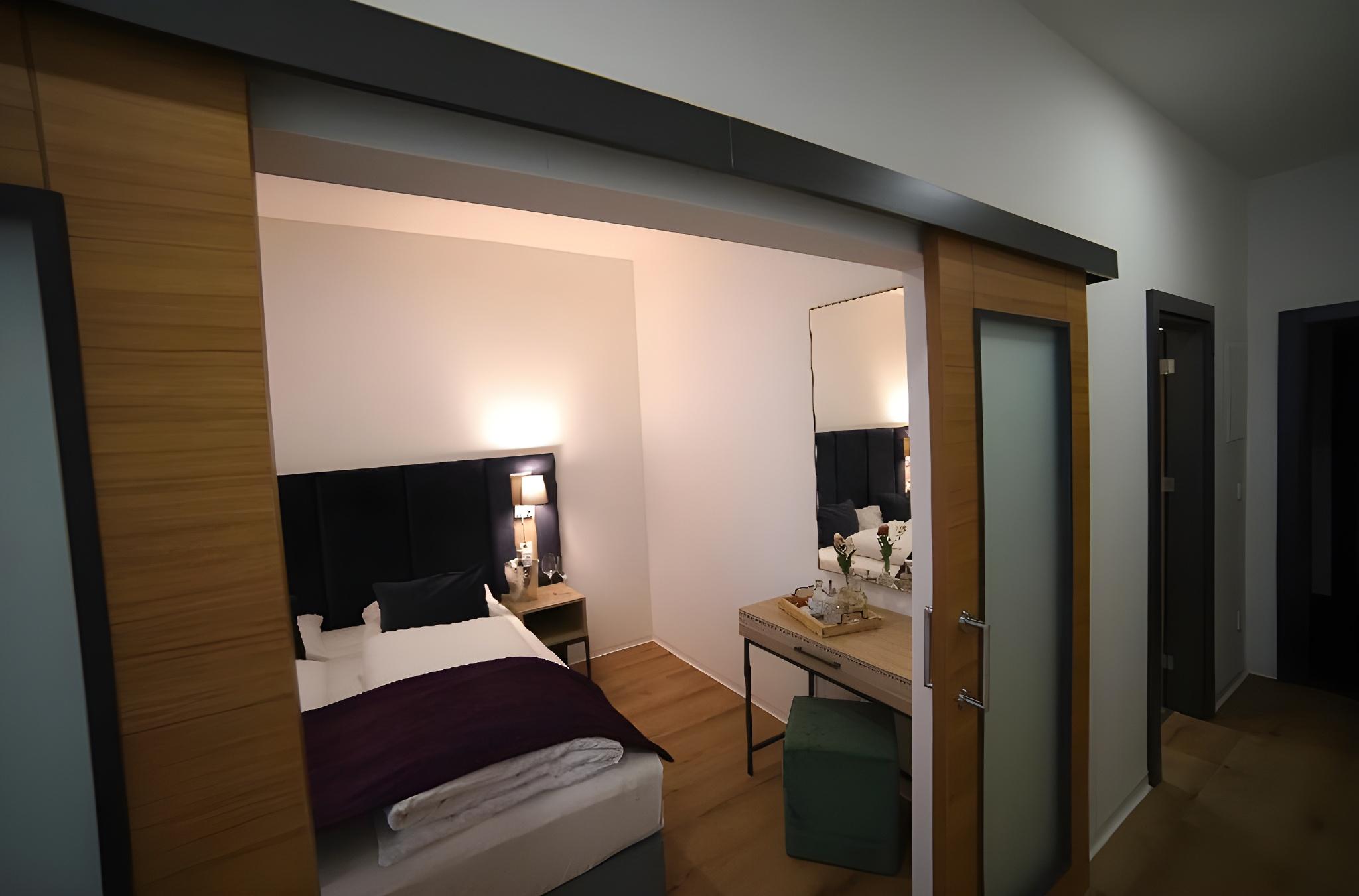 Standard, King Bed