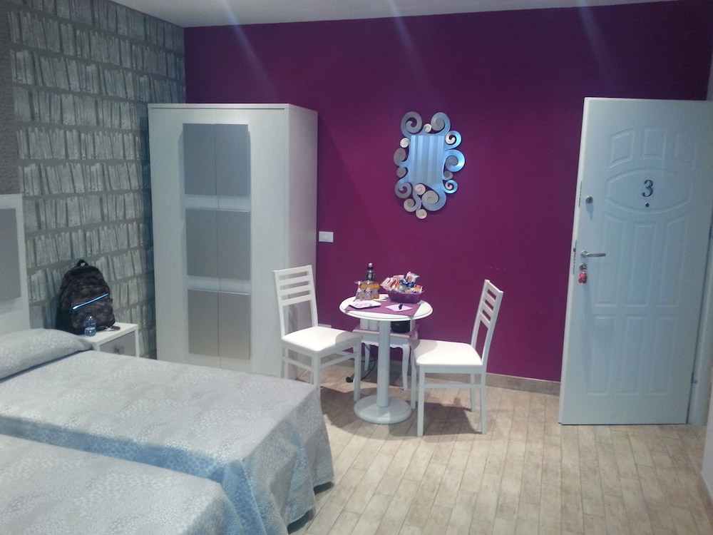 Five Rooms Rome 3/63