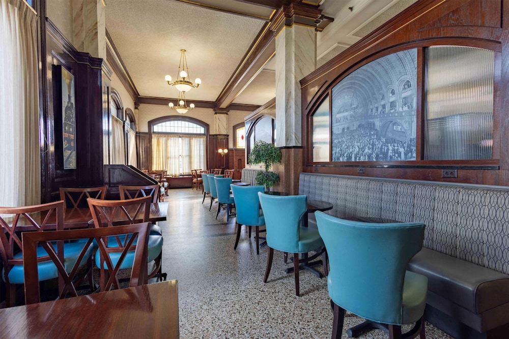 Drury Inn & Suites St. Louis Union Station 36/45