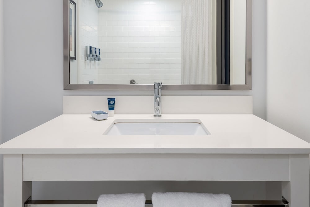 Four Points by Sheraton Huntsville Airport 9/33