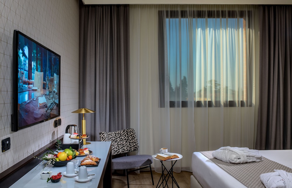 Savhotel Aemilia Bologna 28/68
