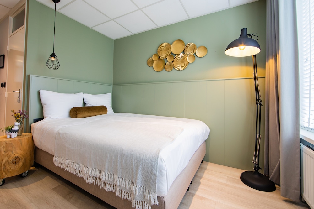 COMFORT, DOUBLE BED