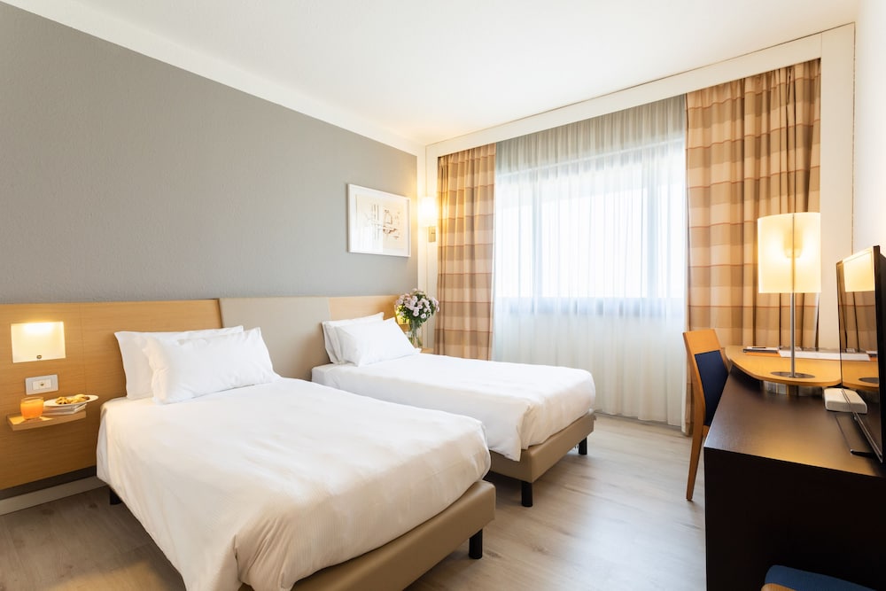 Living Place Hotel 13/105