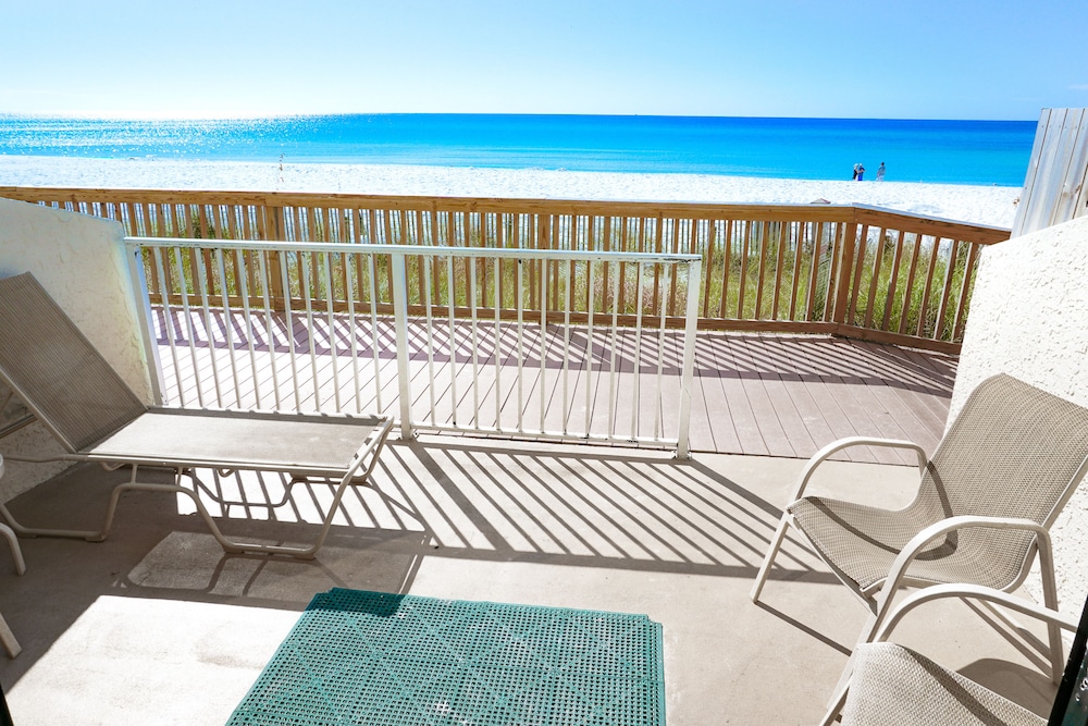 Landmark Holiday Beach Resort 15/34