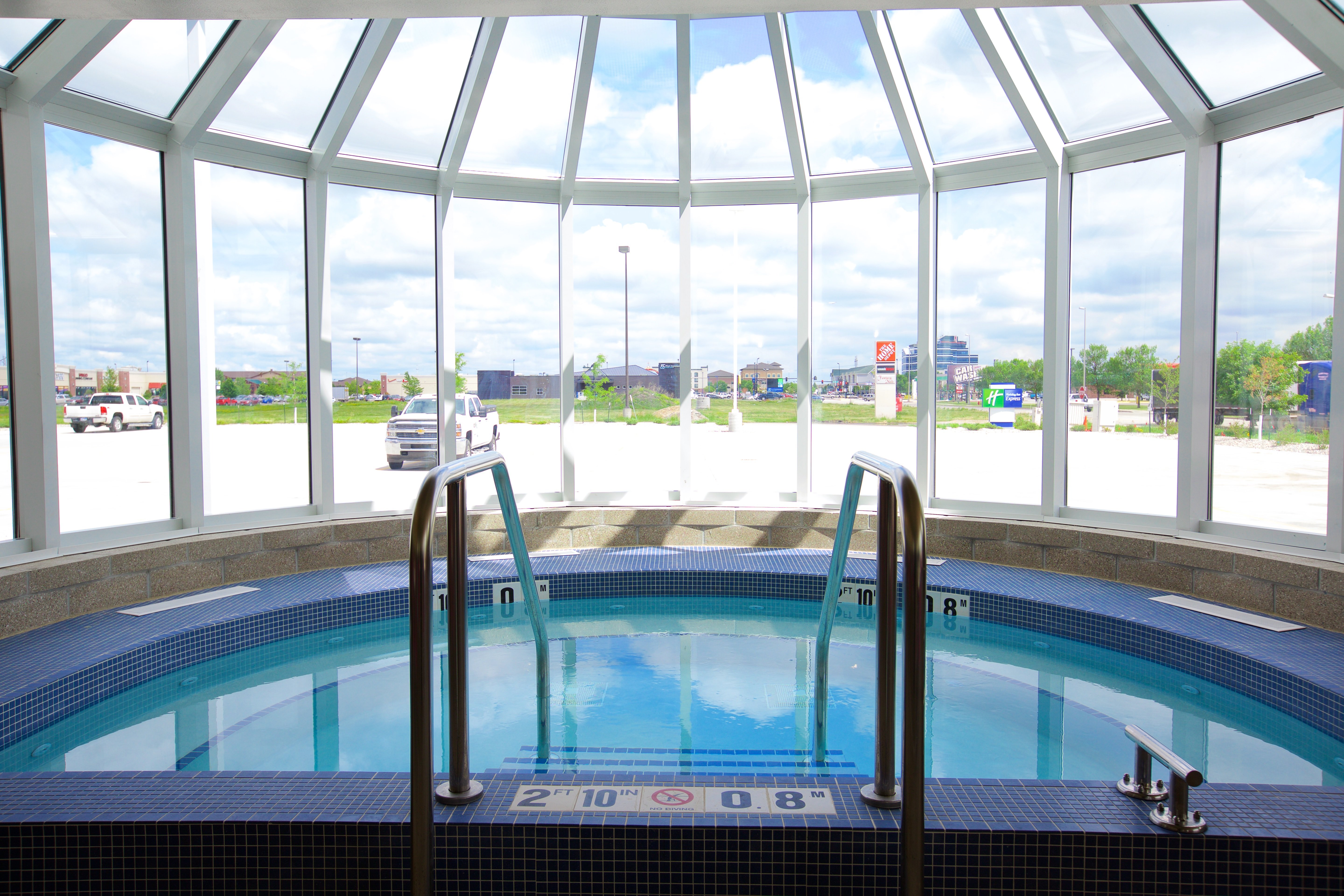Holiday Inn Express Fargo SW - I-94 Medical Center 32/52