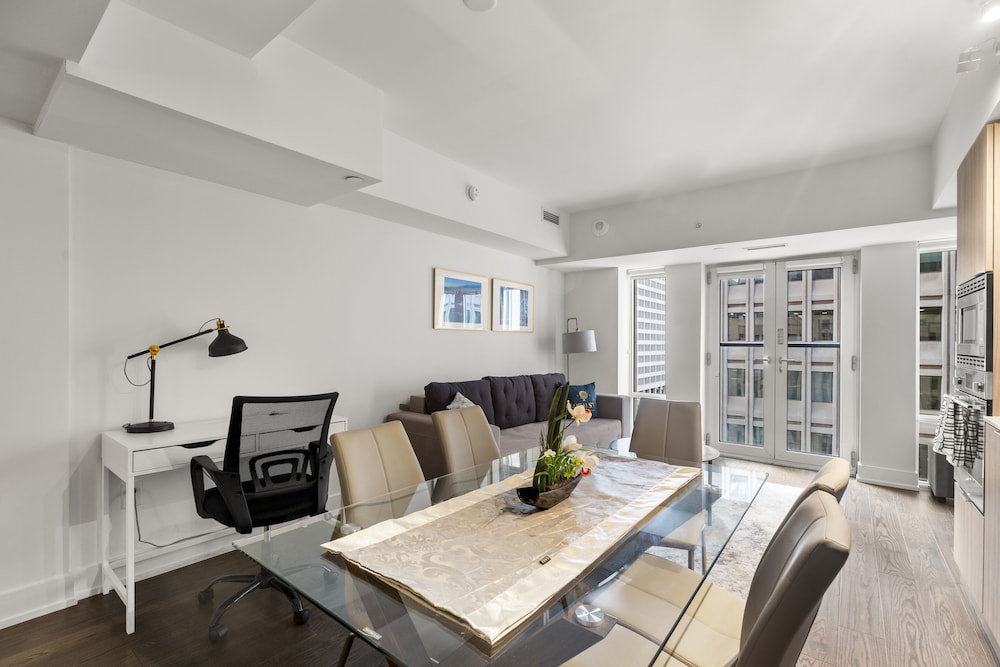 The Britt Condos in Downtown Toronto 20/35