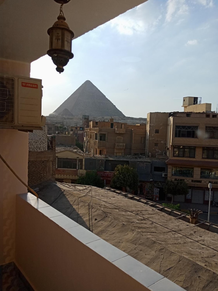 Pyramids Plateau Hotel 36/41