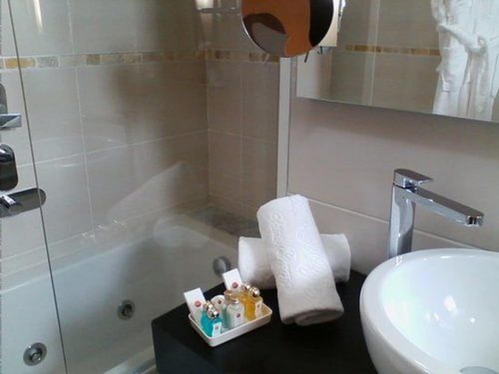 HANI HOTEL 35/37