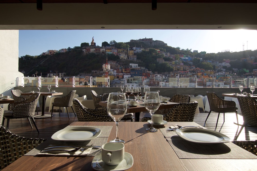 Nueve 25 Hotel Boutique 47/58