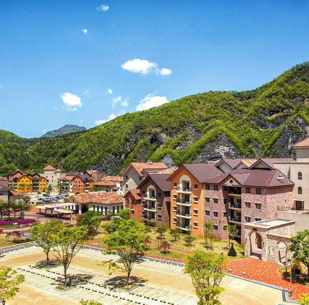 Tops 10 Resort Donggang Cistar 4/48