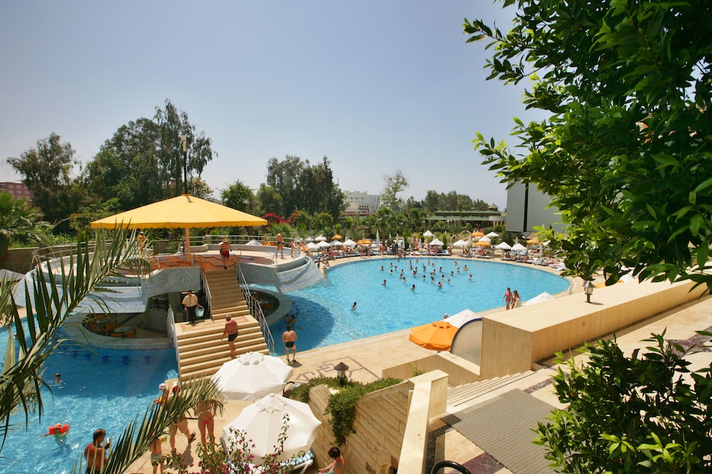 Saphir Hotel And Villas 8/90