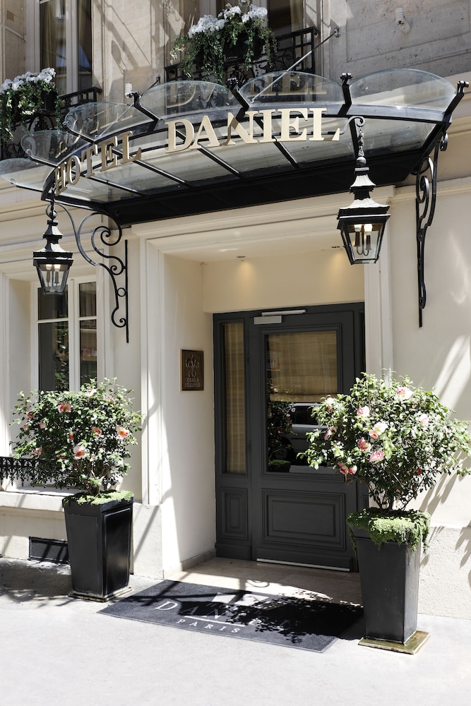 Hotel de Montesquieu (ex Hotel Daniel Paris) 4/79