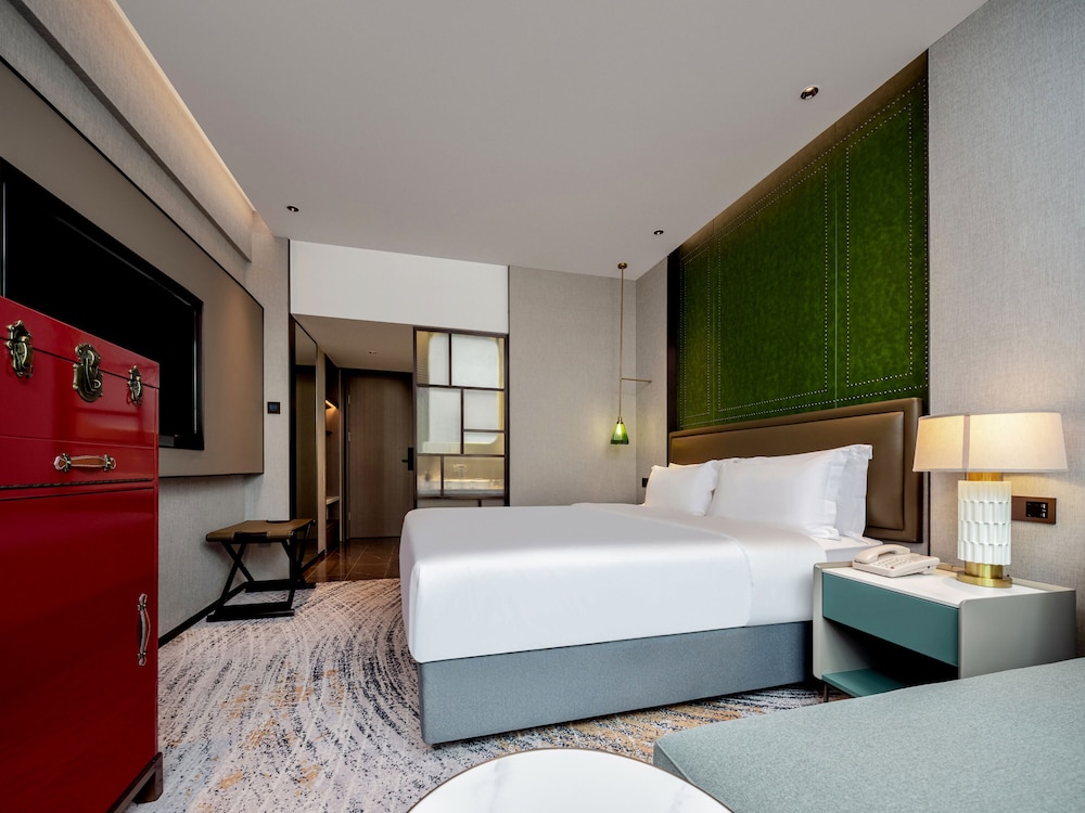 Shanghai Hotel 19/50
