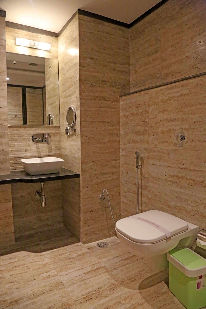 Hotel Varanasi Inn 29/33