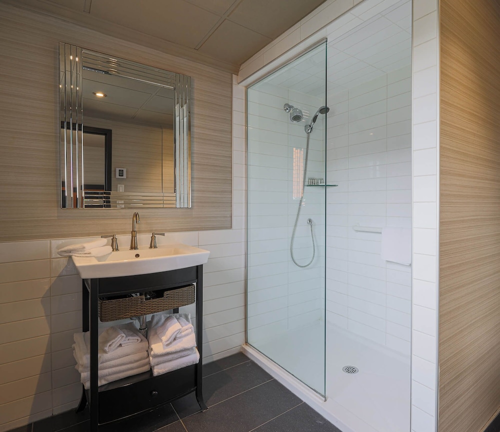 Hotel Le Chablis 50/50