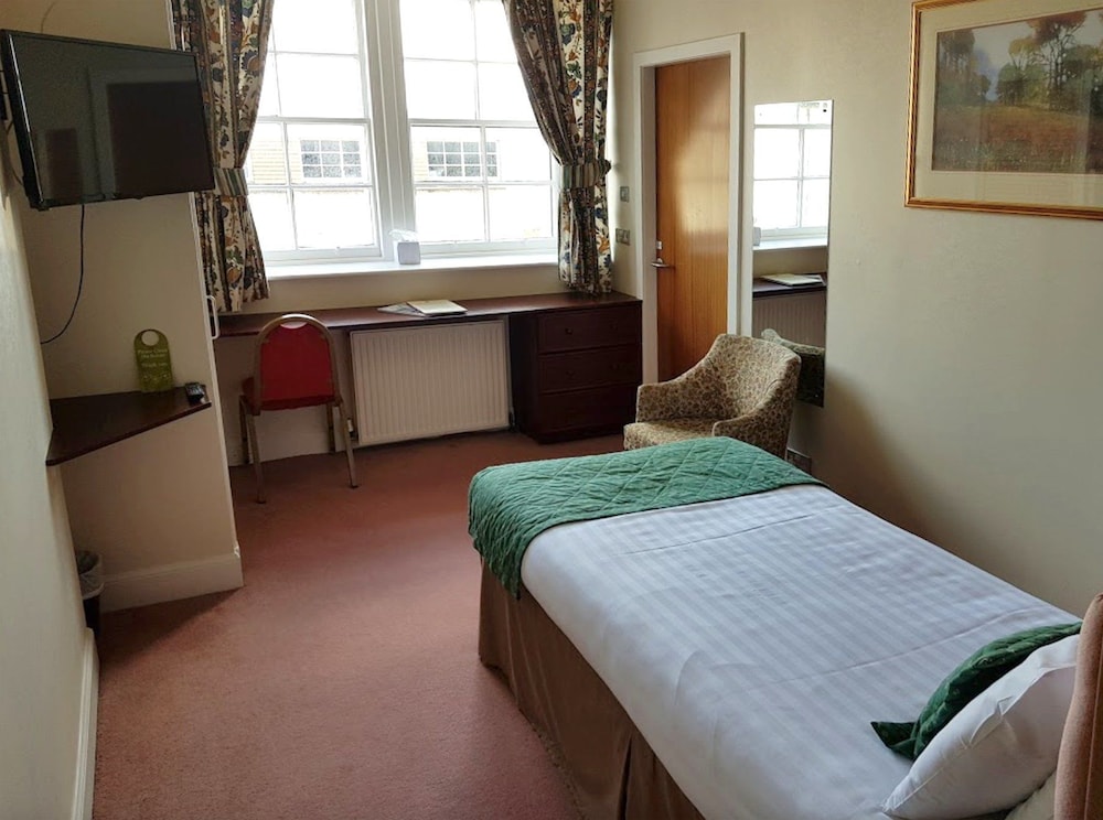 PENTLAND HOTEL 26/50