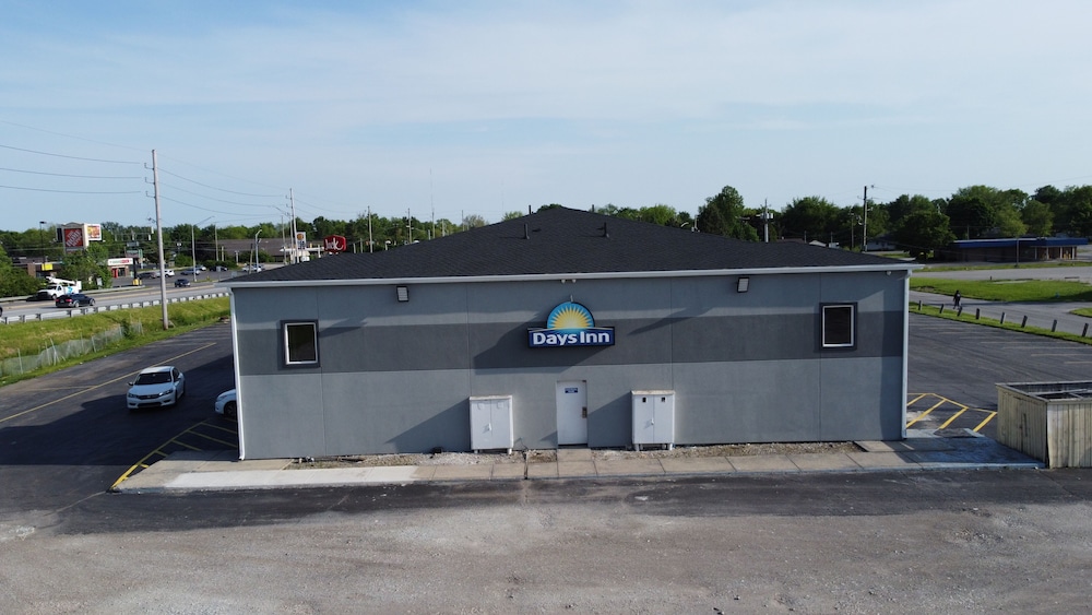 Days Inn By Wyndham Indianapolis East Post Road 12/54
