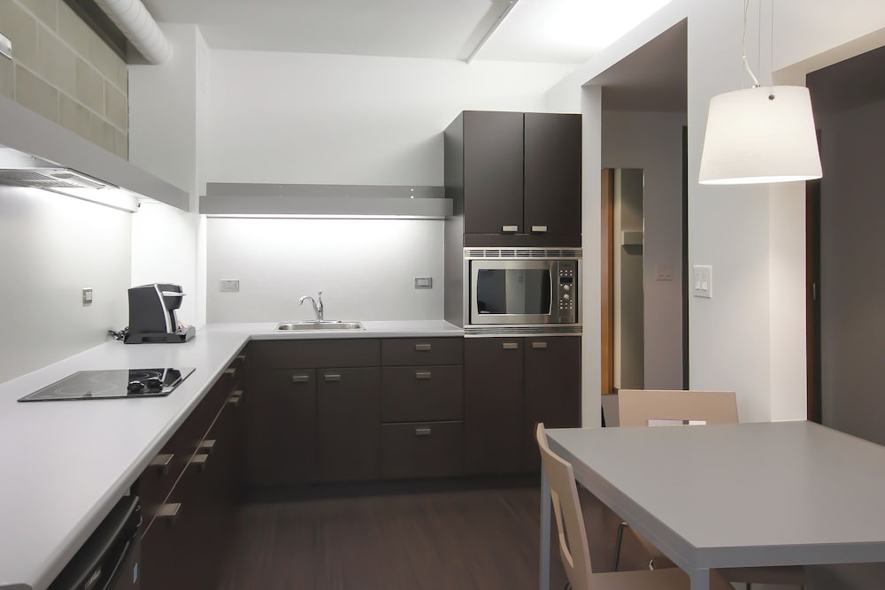 Barker Suites Southport, an Ascend Collection Hotel 39/40