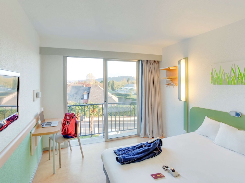 Ibis Budget Pau Lescar 50/68