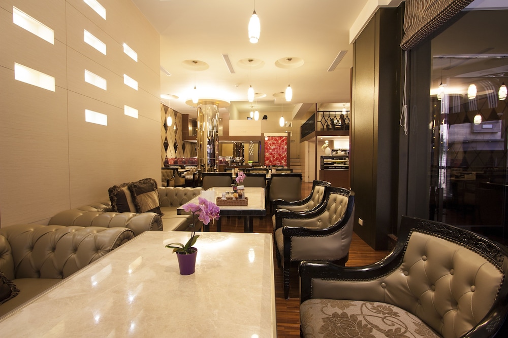 Erin Hotel 29/38