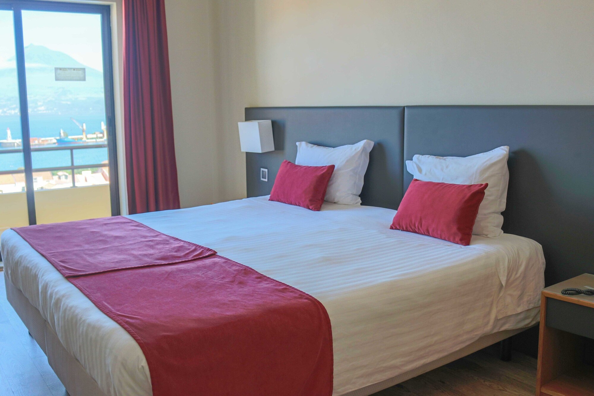 غرفة قياسية بإطلالة على البحر مفردة بسرير مزدوج