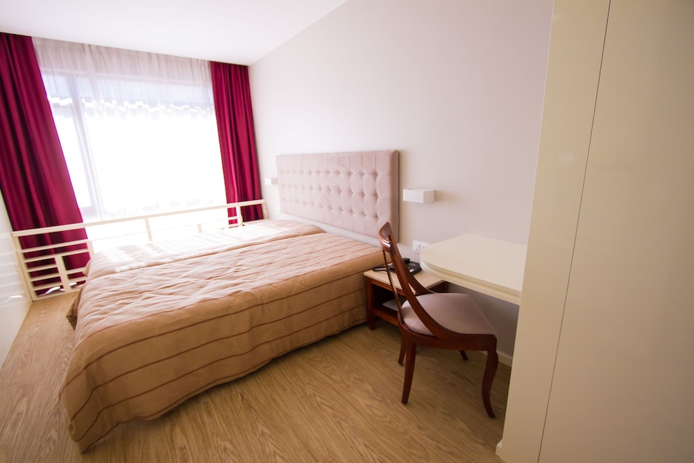 Hotel Avenida 8/78