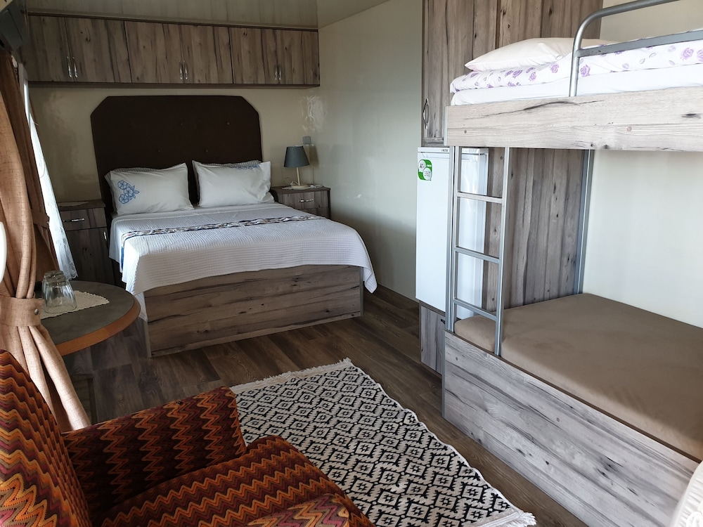 Lipsos Hotel 7/41