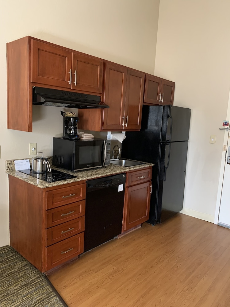 Candlewood Suites Temple 48/53