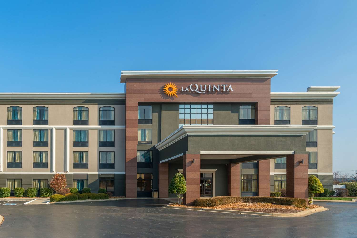 La Quinta Inn Suites Clarksville 3/59
