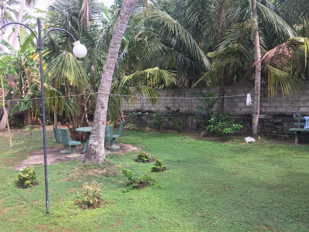 Jury's Bungalow 13/18
