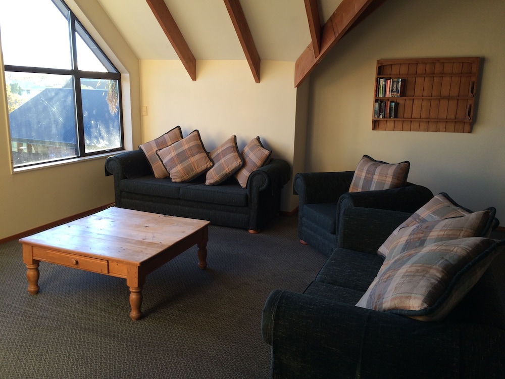 Snow Denn Lodge Hostel 30/48