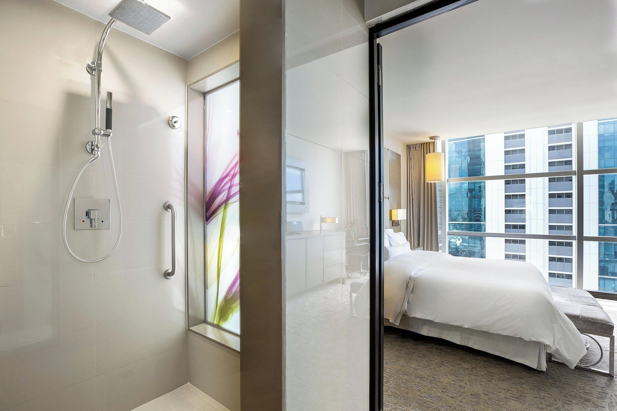 جناح بسرير كينج بإطلالة على البحر، The Westin Panama 7/7