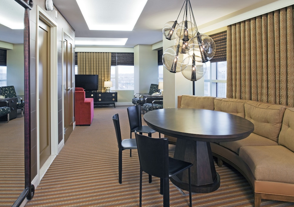 HILTON OMAHA 54/64