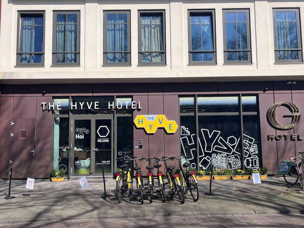 The Hyve Capsule hostel Amsterdam 1/24