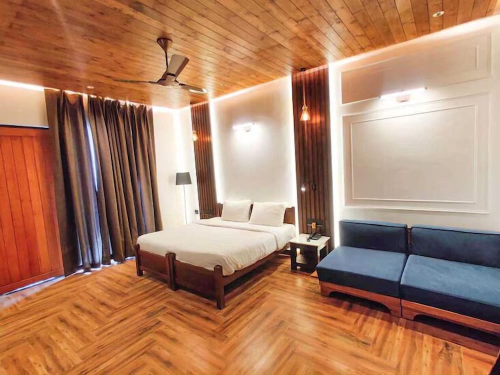 CORBETT MACHAAN RESORT 16/50